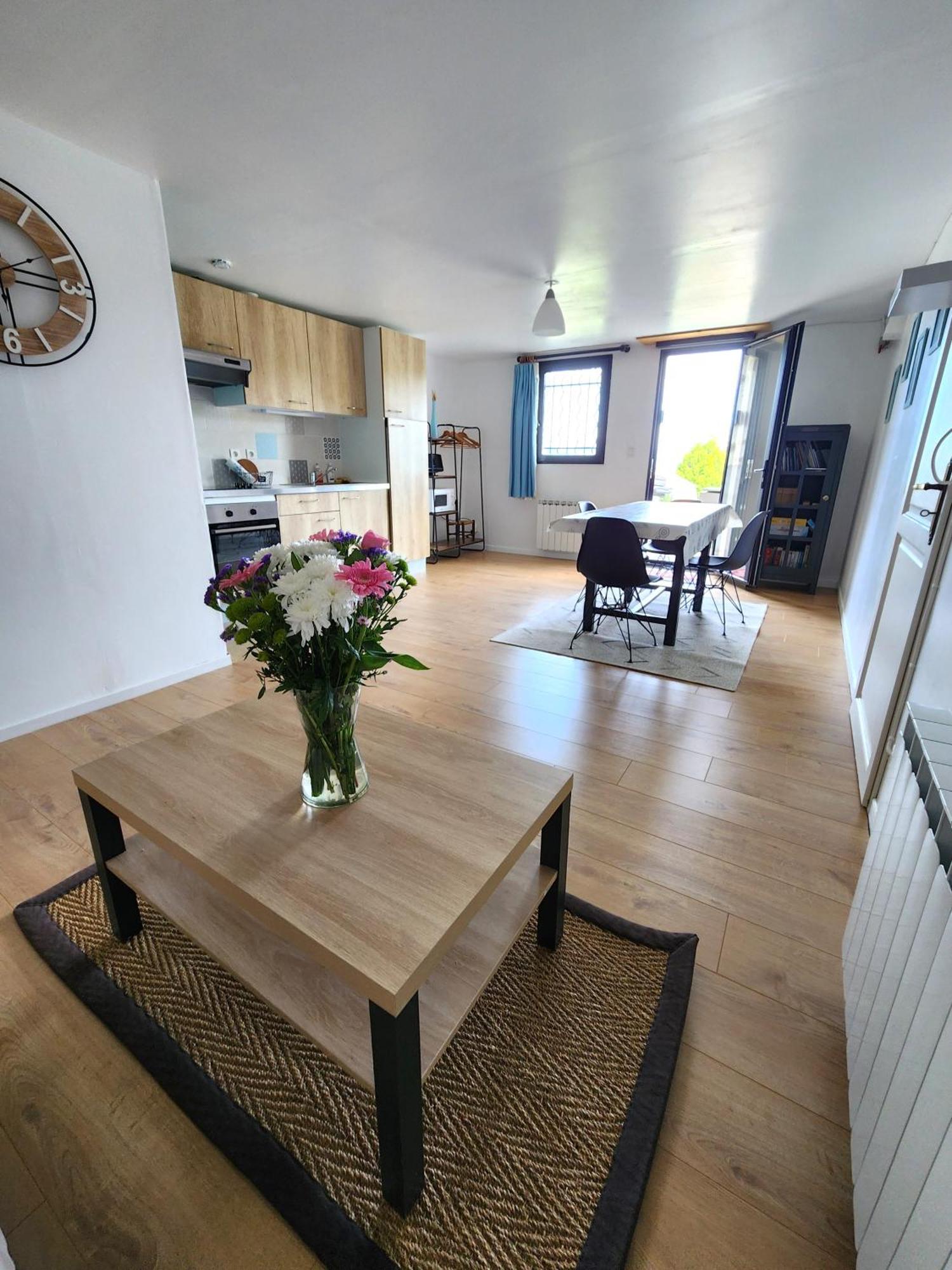 Appartement Independant Dans Maison Au Calme Pugny-Chatenod Esterno foto
